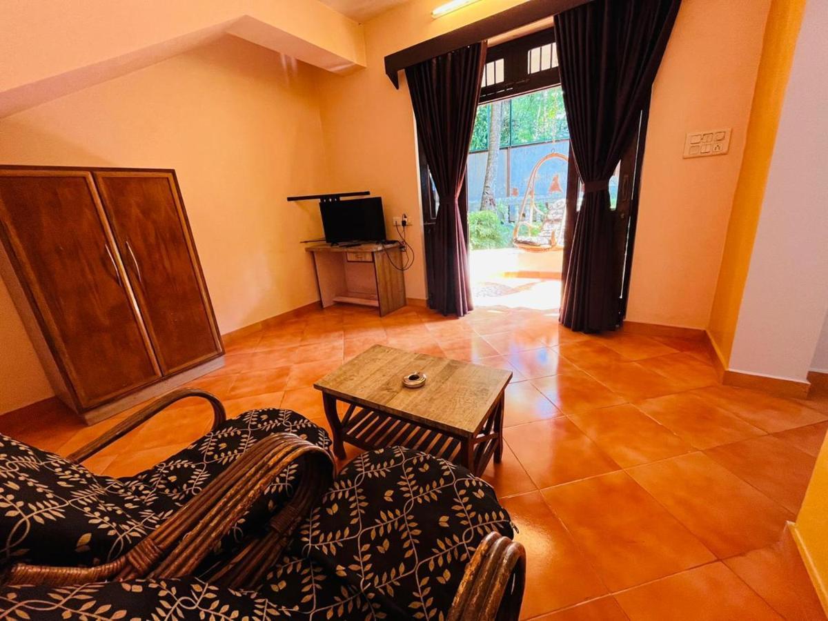 Naga Cottages Morjim Esterno foto