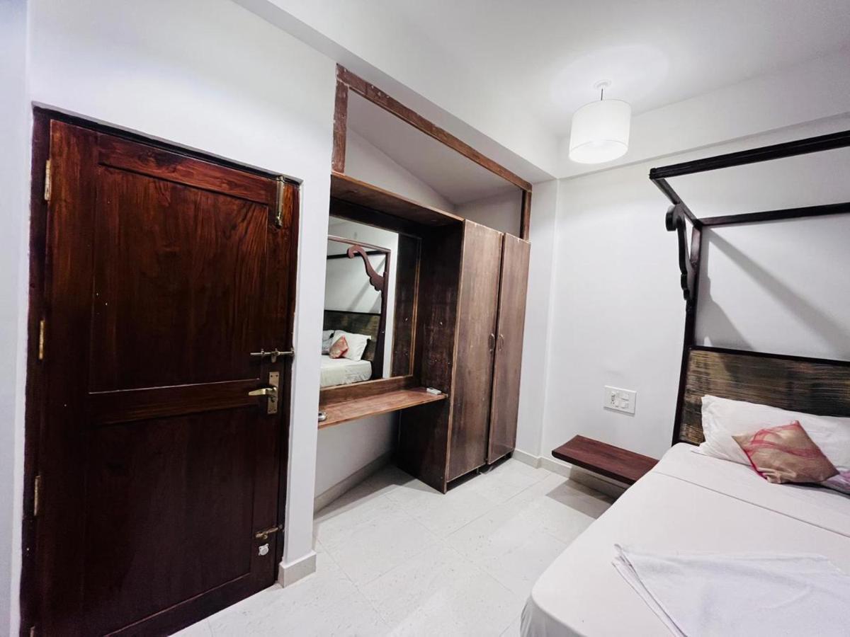 Naga Cottages Morjim Esterno foto
