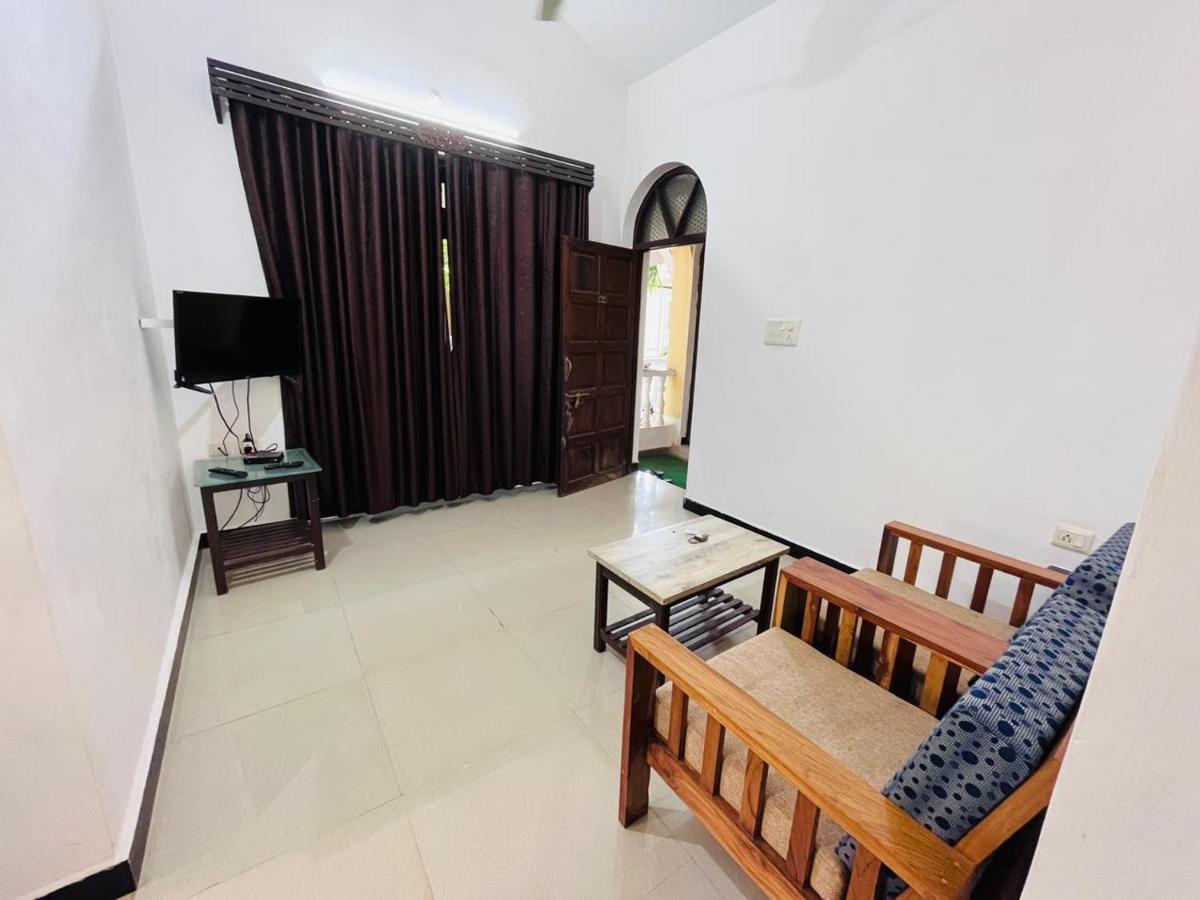 Naga Cottages Morjim Esterno foto